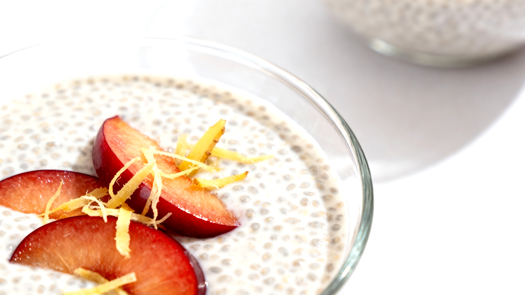 Chia-Pudding mit Pflaumen und Ingwer"