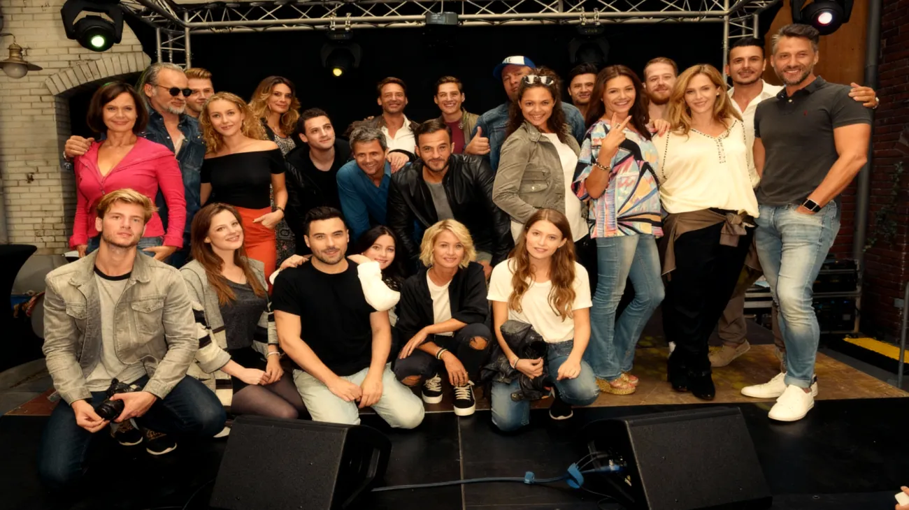 Unter uns2025-11-07T05:38:02.286Z"